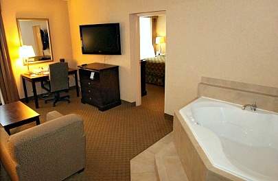 New Jersey Jacuzzi® Suites & Whirlpool Hot Tub Hotel Rooms ...