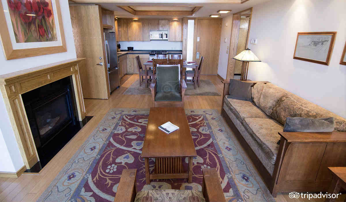 1886 Crescent Hotel Romantic Suite in Eureka Springs, Arkansas