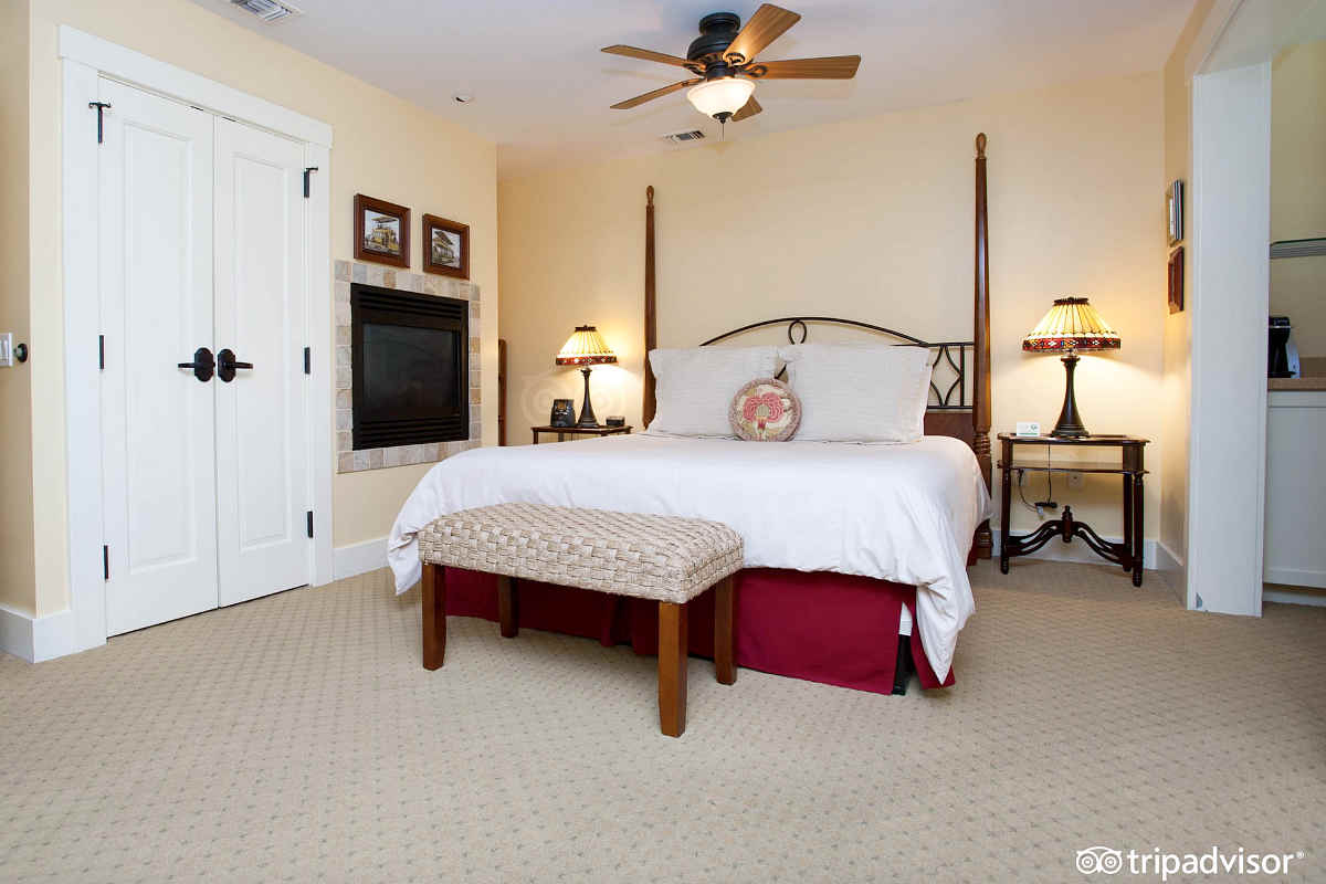 King Suite at 1906 Lodge in Coronado, California