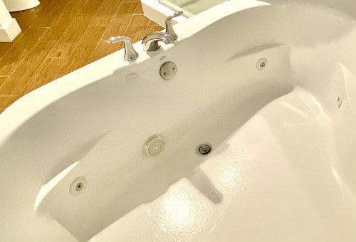 Massachusetts Hot Tub Suites Hotel, Hotels In Boston With Big Bathtubs