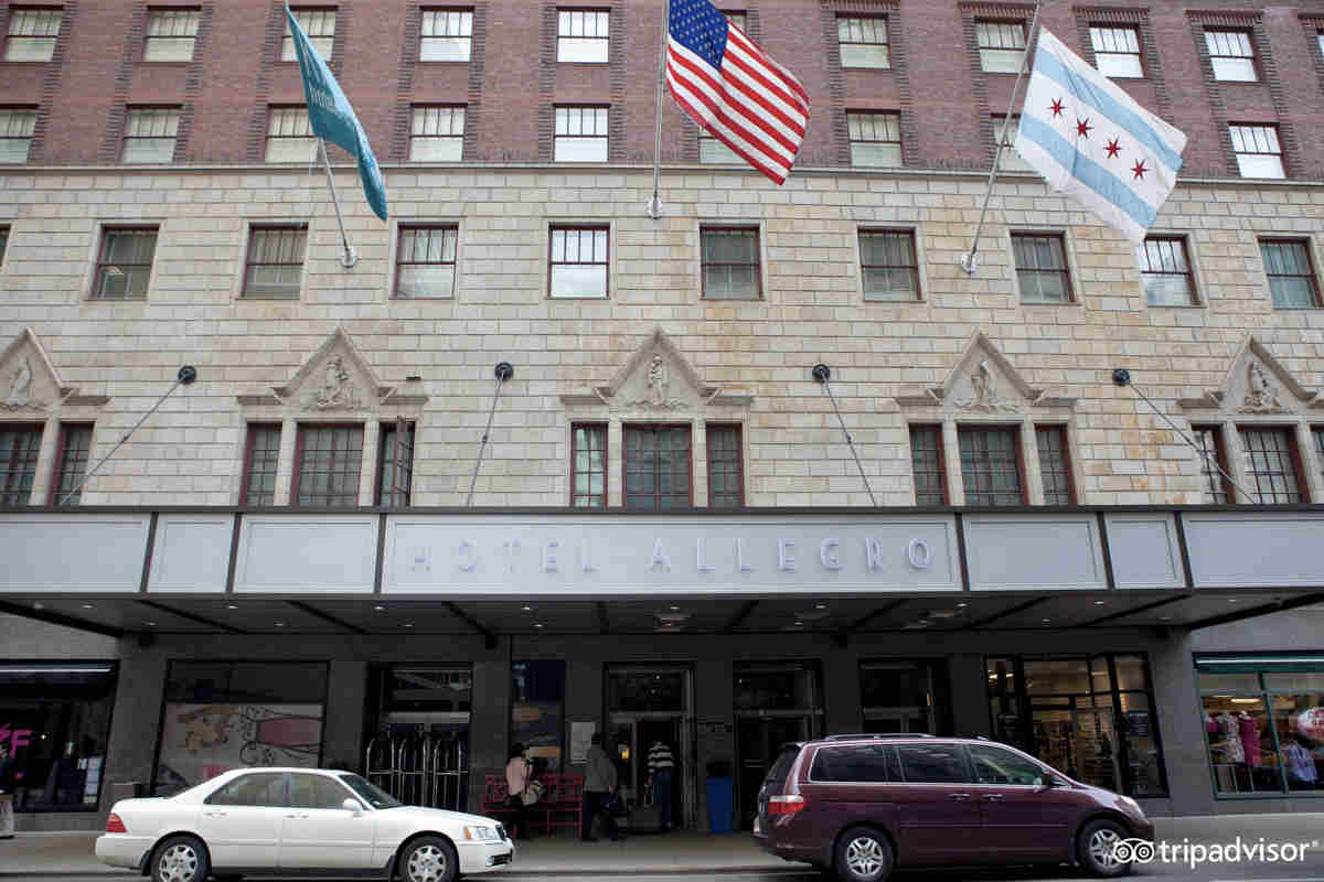 View from the Street of the Allegro Royal Sonesta Hotel Chicago Loop