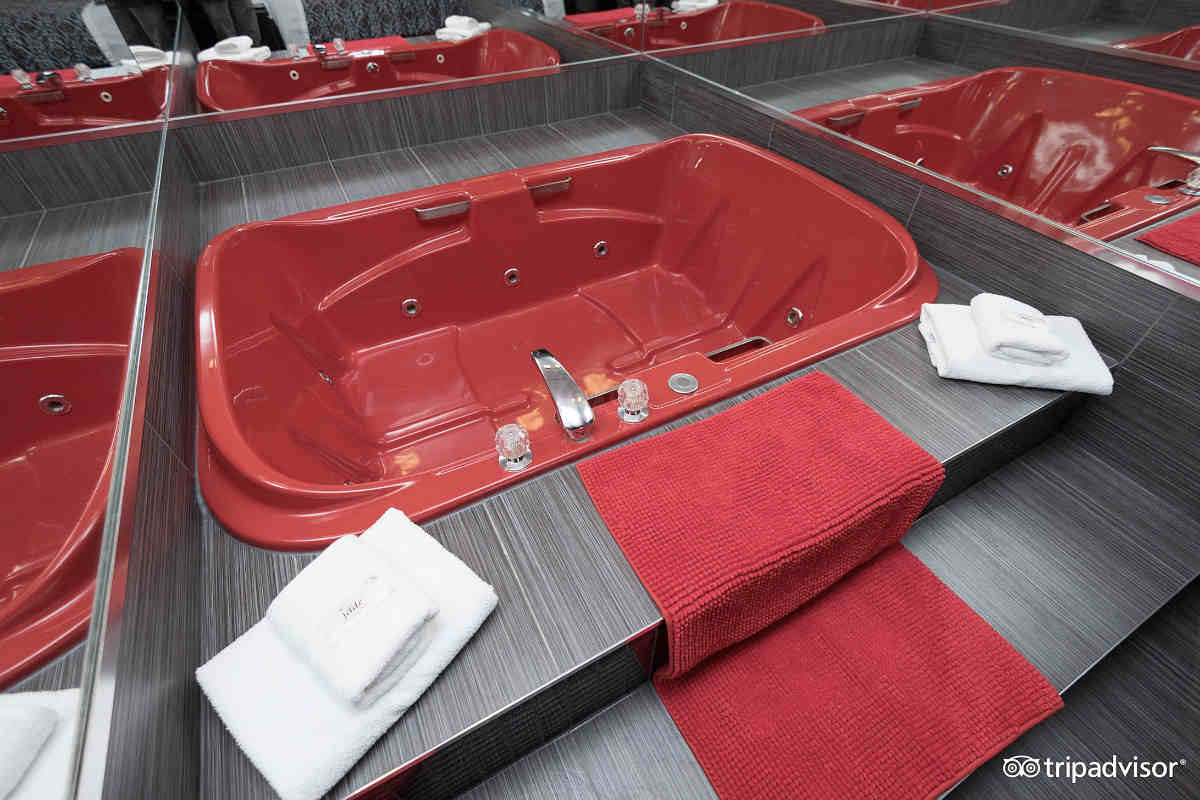 Auberge St Jacques Suite with a Jetted In-Room Tub for 2 in Montreal, QC