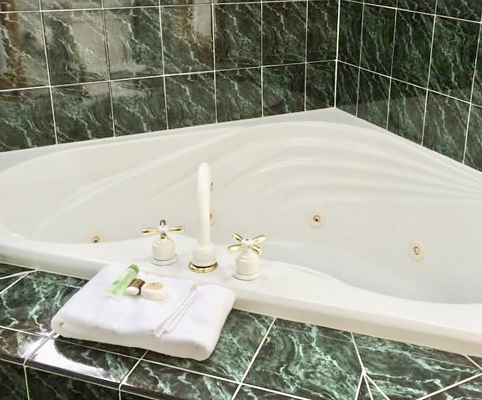 Maine Hot Tub Suites Spa Tubs in Portland, Lewiston, Bangor & more