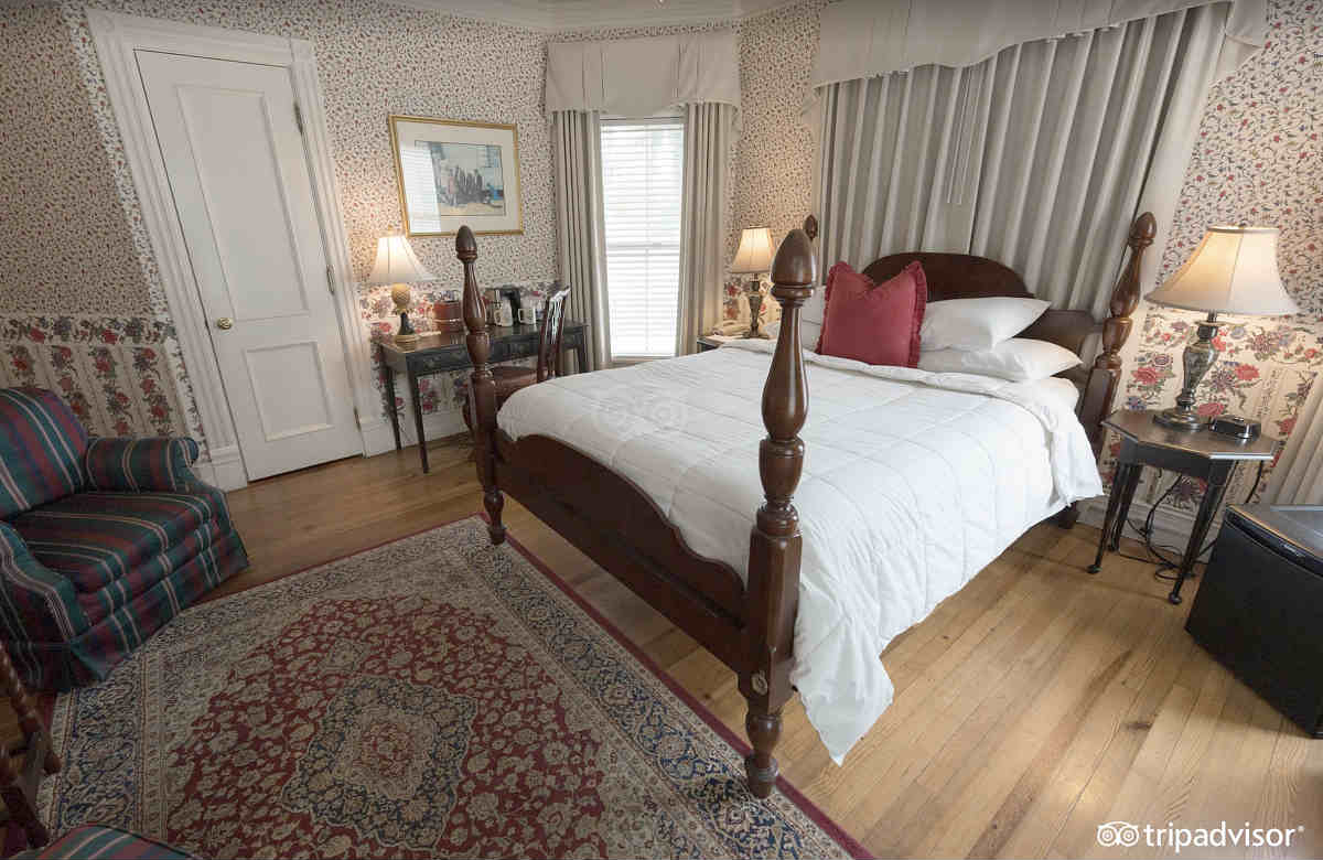 Romantic Honeymoon Suite with King Bed at the Beaufort Inn, SC