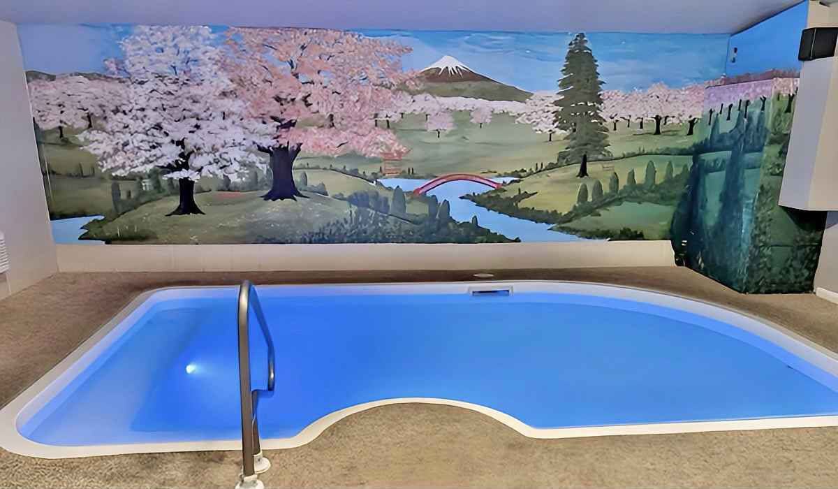 Private Plunge Pool Suite at Belamere Suites in Perrysburg, Ohio