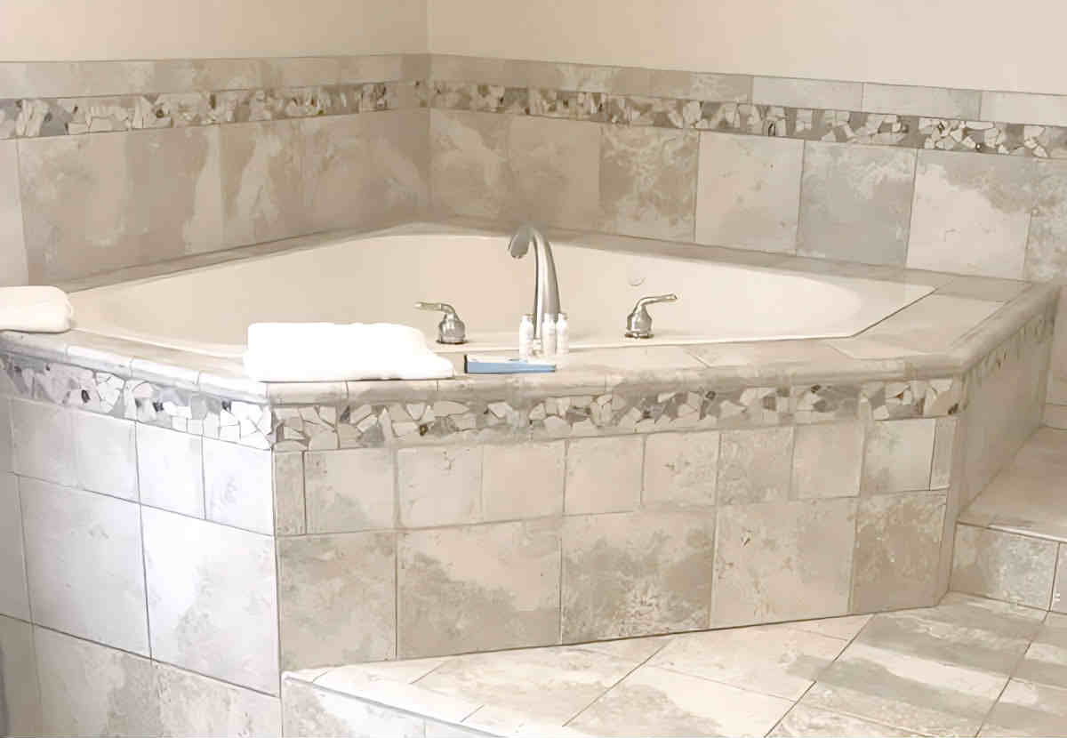 Best Western Whirlpool Tub Suite in Massachusetts's Berkshire Hills.