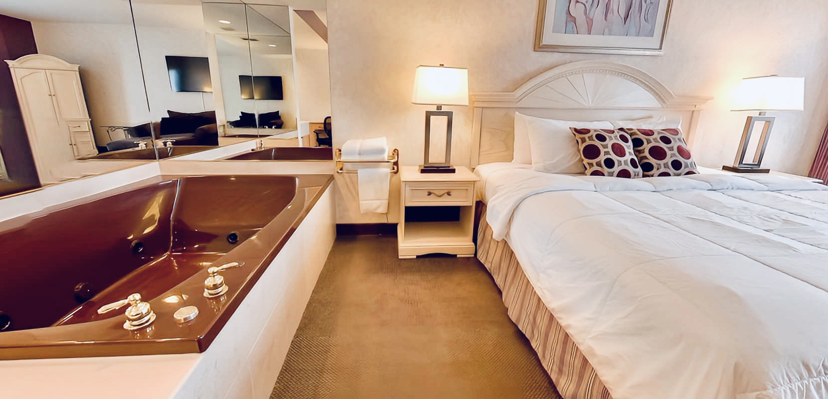 King Bed with Jetted Tub at the Best Western on the Avenue Hotel in Buffalo, NY