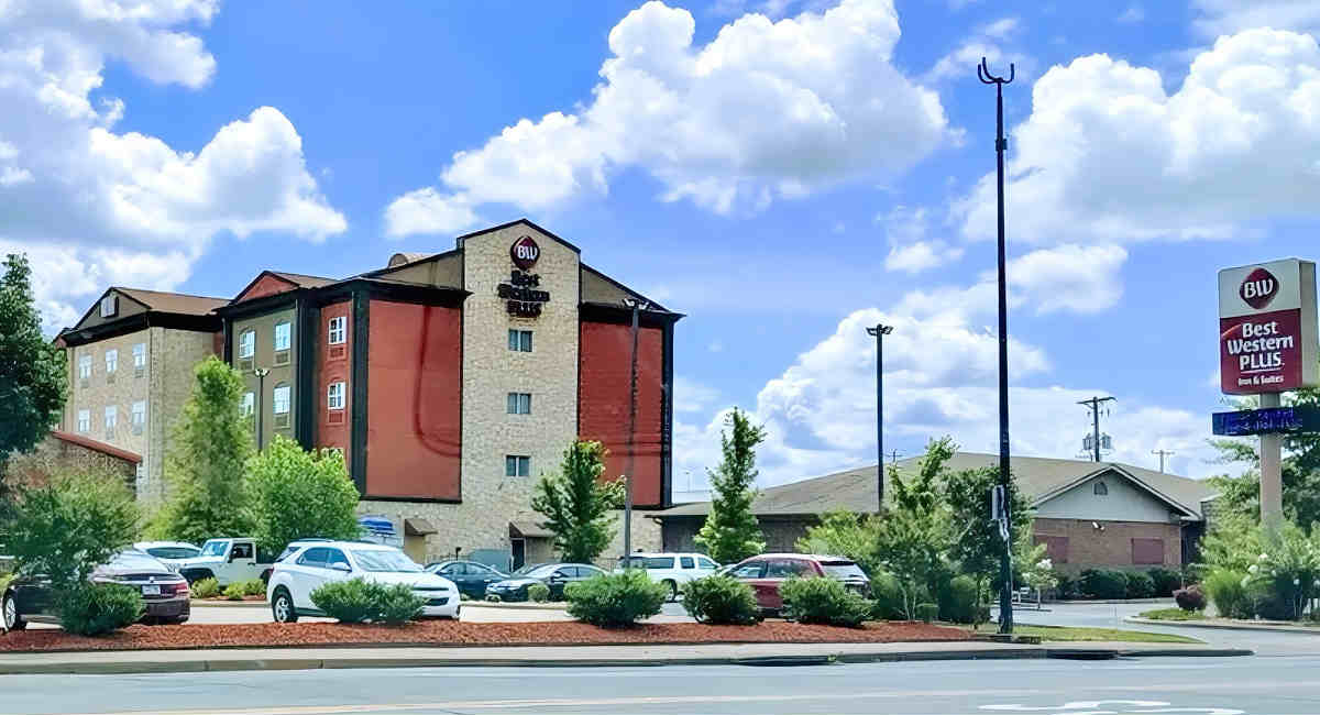 View from Across the Street of the Best Western JFK Inn, North Little Rock, Arkansas