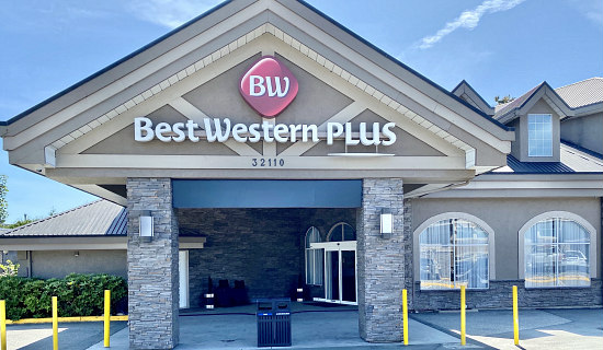 Abbotsford BC Hotel with Whirlpool Suites