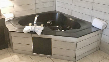 Productie zich zorgen maken indruk Columbus Hot Tub Suites - from $144, Reviews, Video & Photos