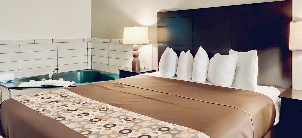 Whirlpool Suite at Best Western Suites, Columbus OH