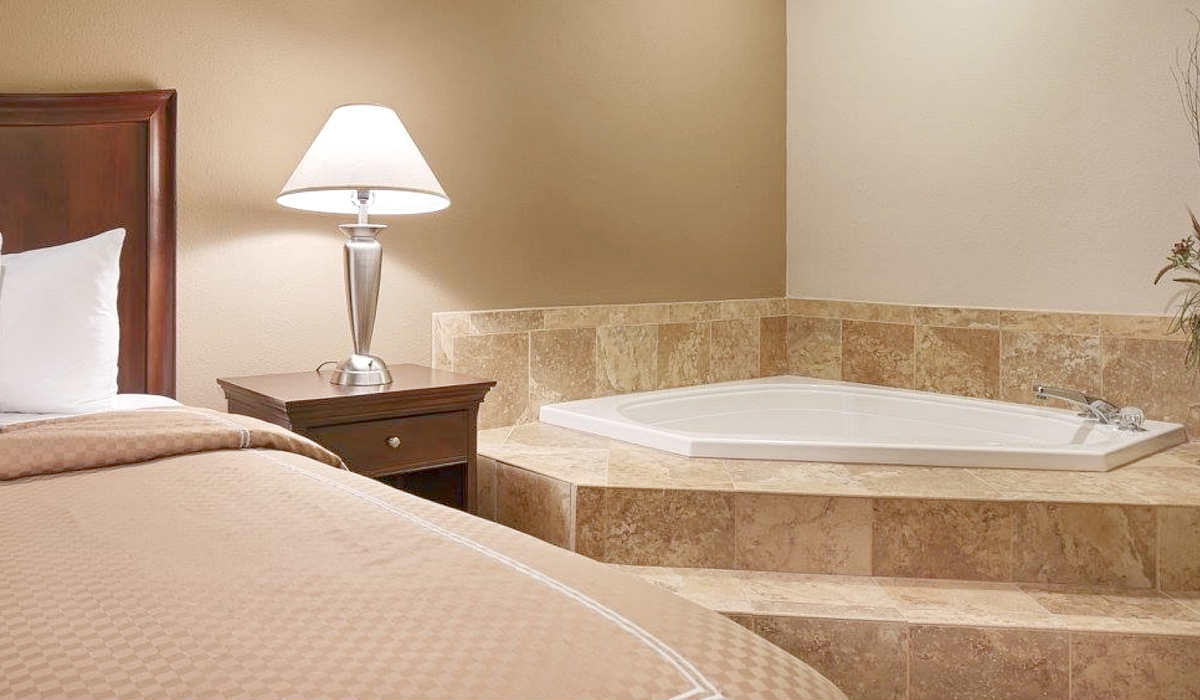 Best Western Jetted Tub Suite with a King Bed in Daphne, Alabama