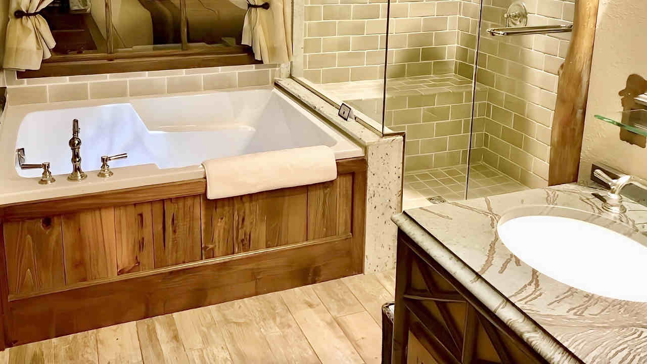 Luxury Jetted Tub in the Master Bath at Big Cypress Lodge, Memphis Tennessee