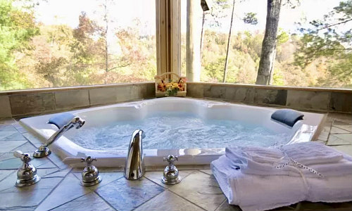North Carolina Hot Tub Suites - Private NC Hotel Room Jetted Tubs