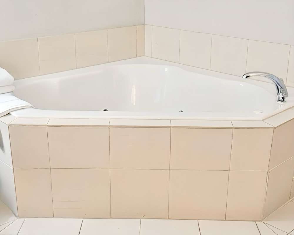 Whirlpool Tub for 2 - Holiday Inn Express & Suites Jacksonville Atlantic Beach FL