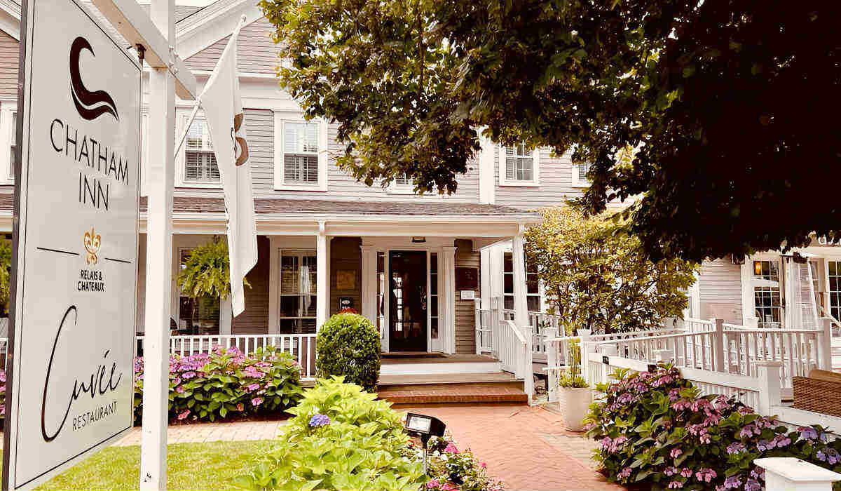 Outside View of the Chatham Inn, Cape Cod MA
