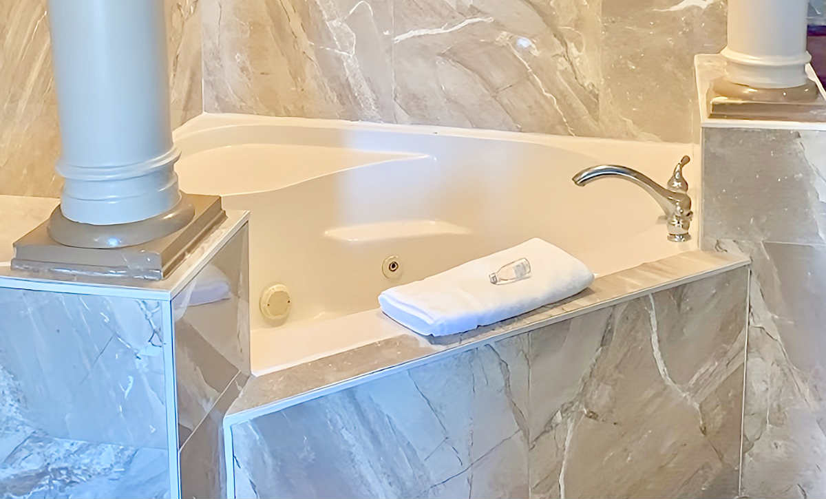 Quality Suites Hotel Whirlpool Suite Near NYC in North Bergen, NJ.