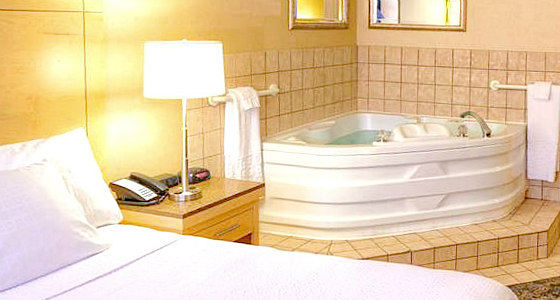 Hotel Room with Private Whirlpool Tub in Cincinnati North, OH.