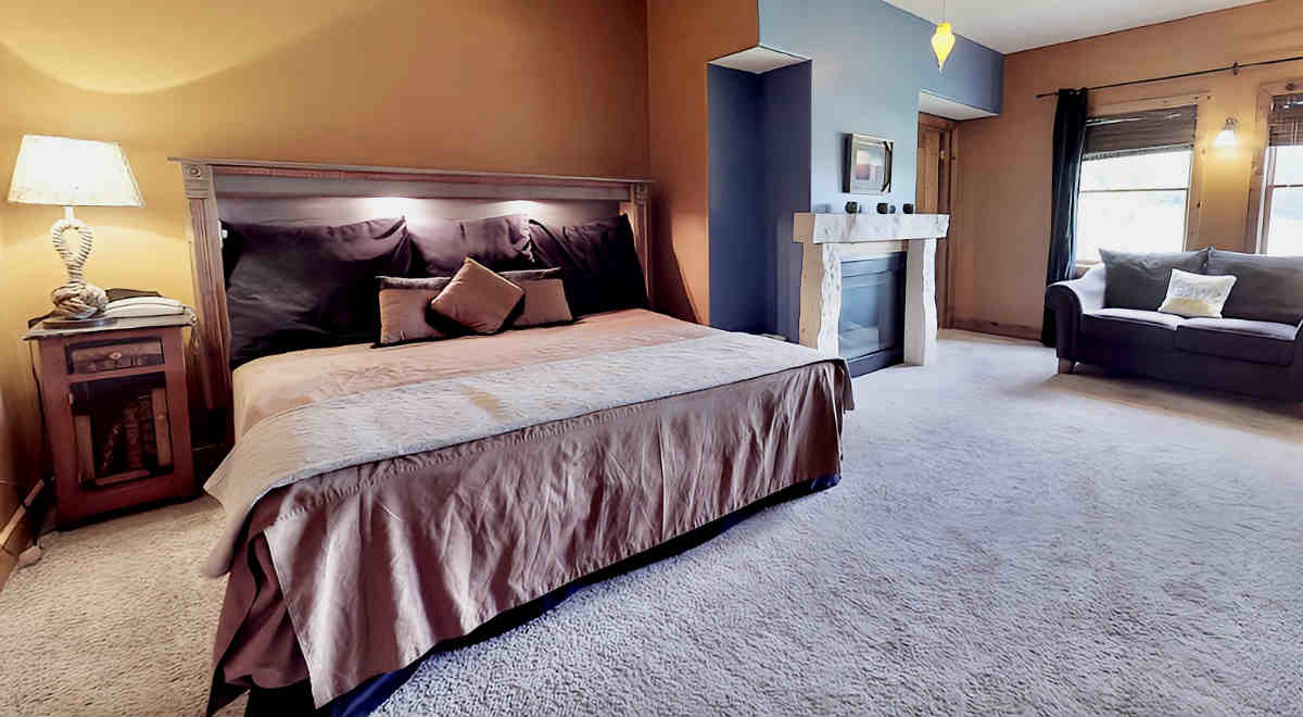 Romantic Room at the Circle S Ranch in Lawrence, Kansas