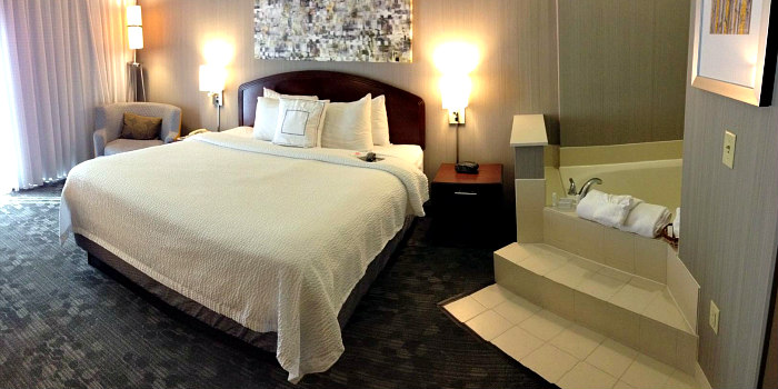 Colorado Springs Whirlpool Suites - Hotels with In-Room Spa Tubs