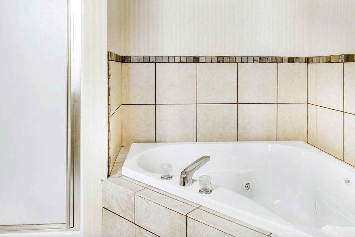 Whirlpool Tub & Shower in a Suite at Comfort Inn, Florence Alabama