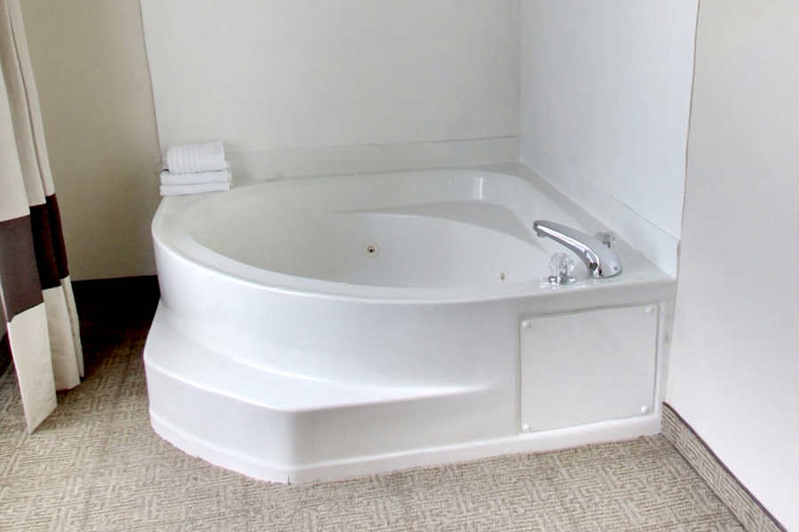 Jetted Tub Suite at Comfort Suites in Springfield, Ohio