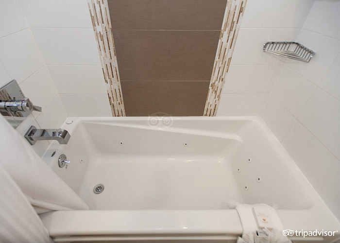 In-Room Hot Tub at the Condor Hotel in Brooklyn NY