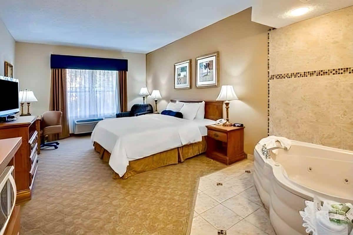 Whirlpool Tub Suite at Country Inn & Suites Jacksonville FL