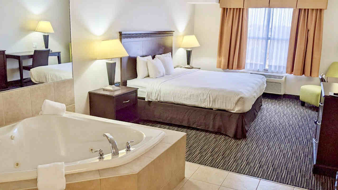 King Room with Whirlpool Tub at Country Inn & Suites, Niagara Falls, Ontario