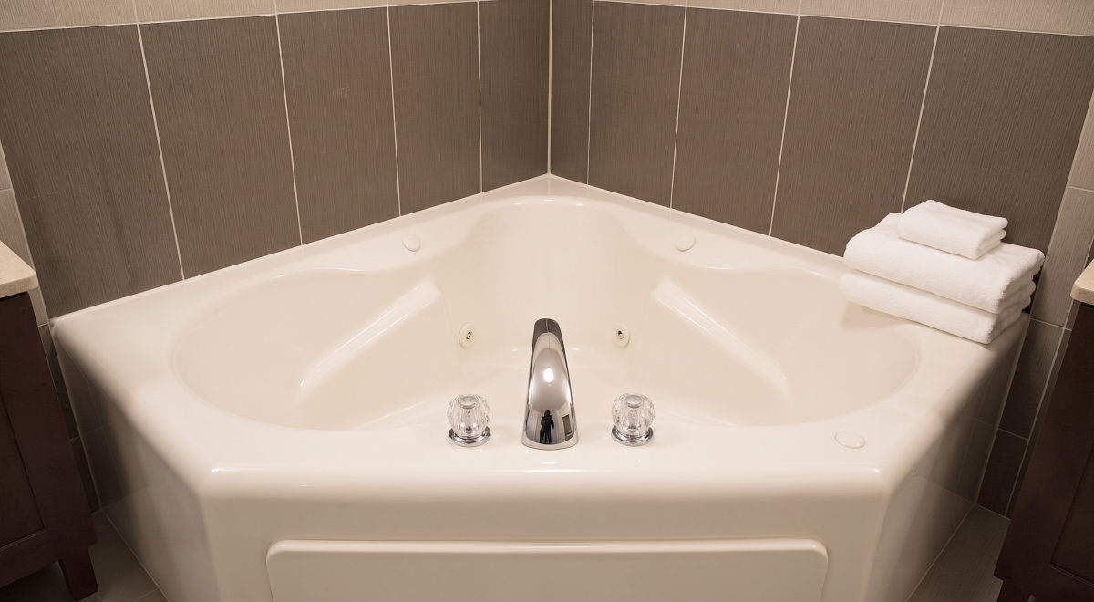 Private In-Room Jetted Tub at Country Inn & Suites, Stillwater MN