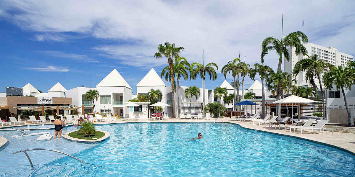 Courtyard by Marriott Resort in Aruba is an Ideal Warm Weather Getaway in February