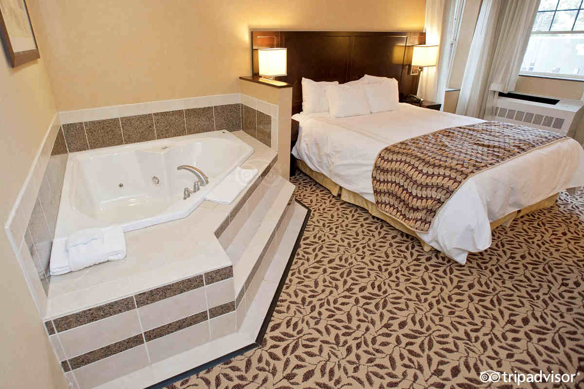 Whirlpool Suite at the Courtyard Marriott in Lake Placid NY