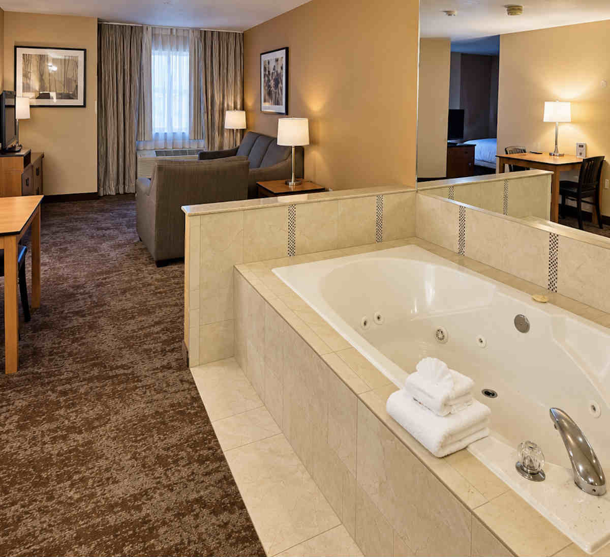 Affordable Suite with a Jetted Tub at the Crystal Inn Hotel & Suites, Midvalley Utah
