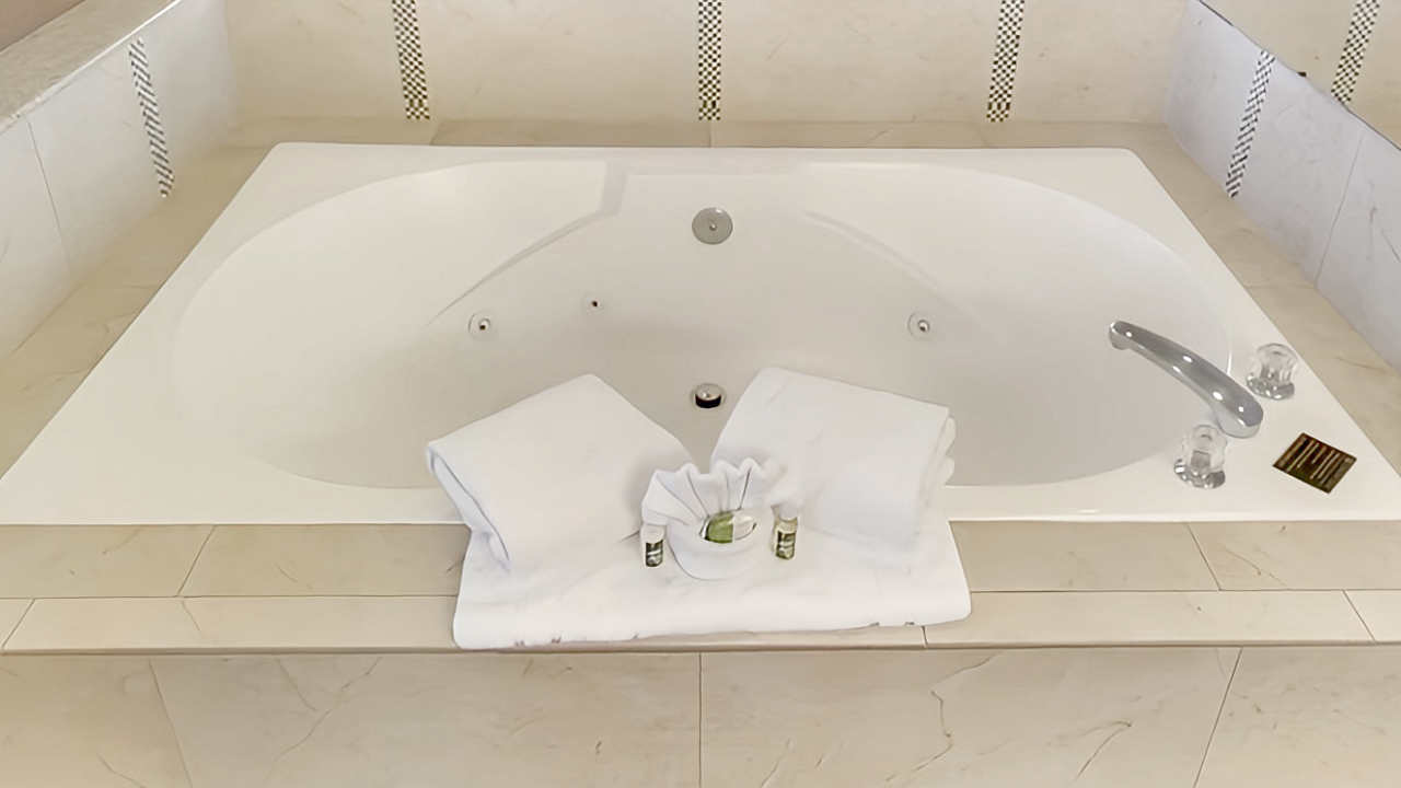 Crystal Inn Whirlpool Suite In Murray Utah