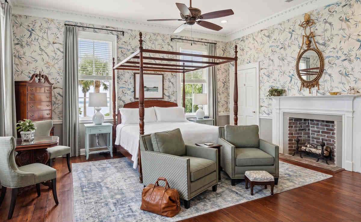 Beautiful Honeymoon Suite at the Cuthbert Inn, Beaufort SC