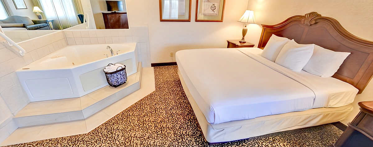 King Bed and Jetted Tub at the Best Western Plus in Davenport, Iowa