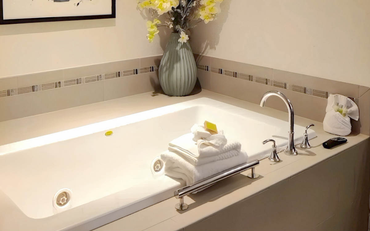 Jetted Tub Suite at the Doubletree Hotel in Modesto, CA