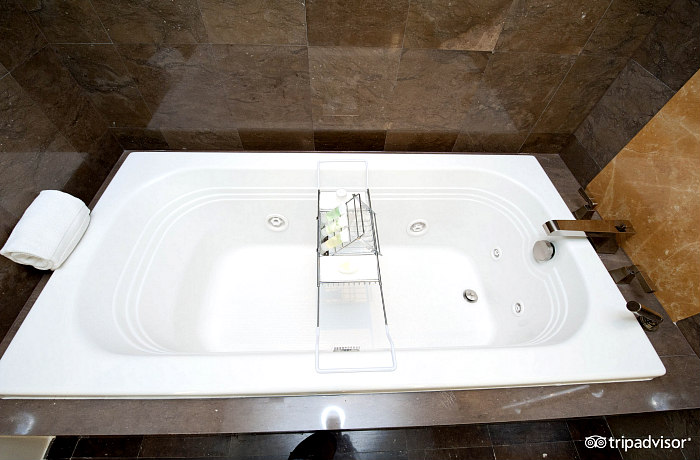 Jetted Spa Tub Suite at the Marriott Marquis in Miami, Florida