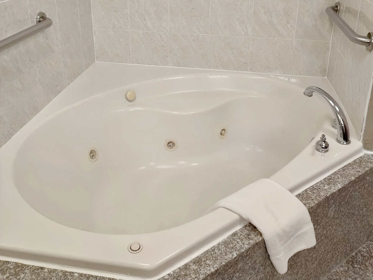 Jetted Tub for 2 in a Suite at Drury Inn, Cincinnati OH