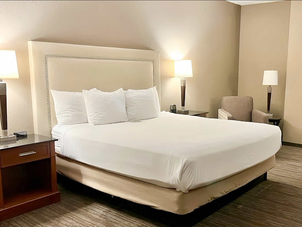 Druru Inn Romantic King Bed Suite Cincinnati Ohio