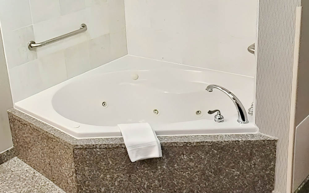 Jetted Spa Bath Suite at Drury Inn, Columbus OH