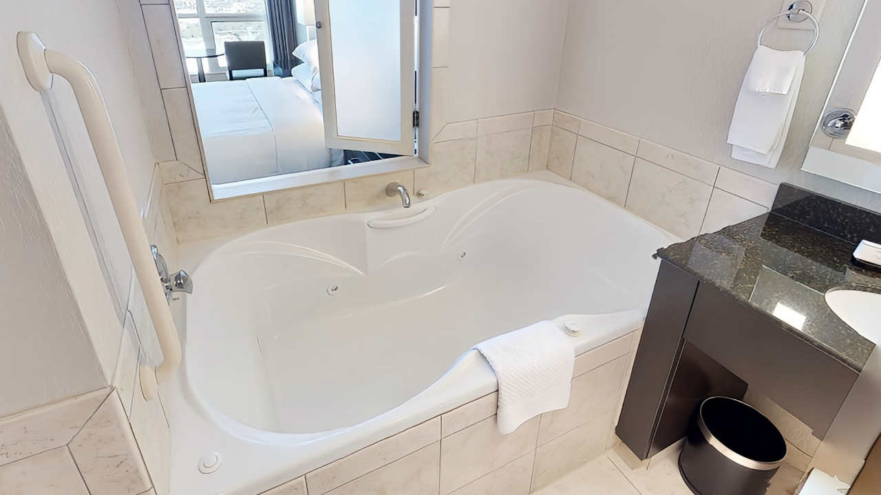 Whirlpool Suite on the 38th Floor of Embassy Suites Niagara Falls Fallsview
