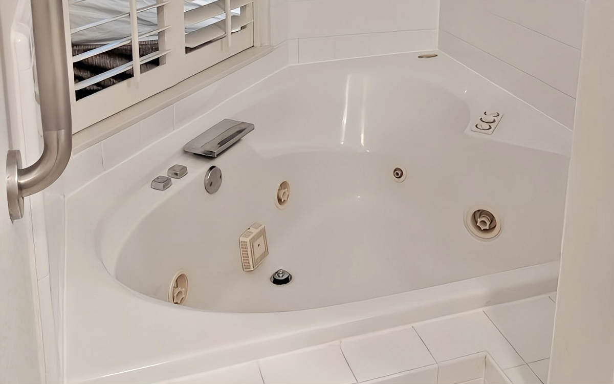 King Room with Spa Bath at Fairfield Inn & Suites Indianapolis East