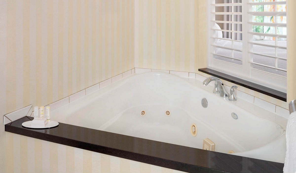 Jetted Tub in the Master Bath in a Suite at the Fairfield by Marriott Inn & Suites Selma Kingsburg