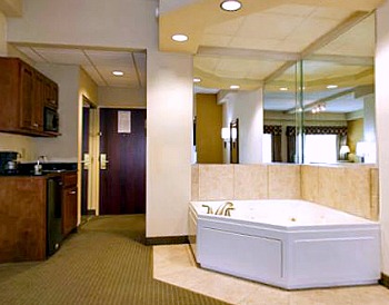 hotels in north charleston sc with jacuzzi in room