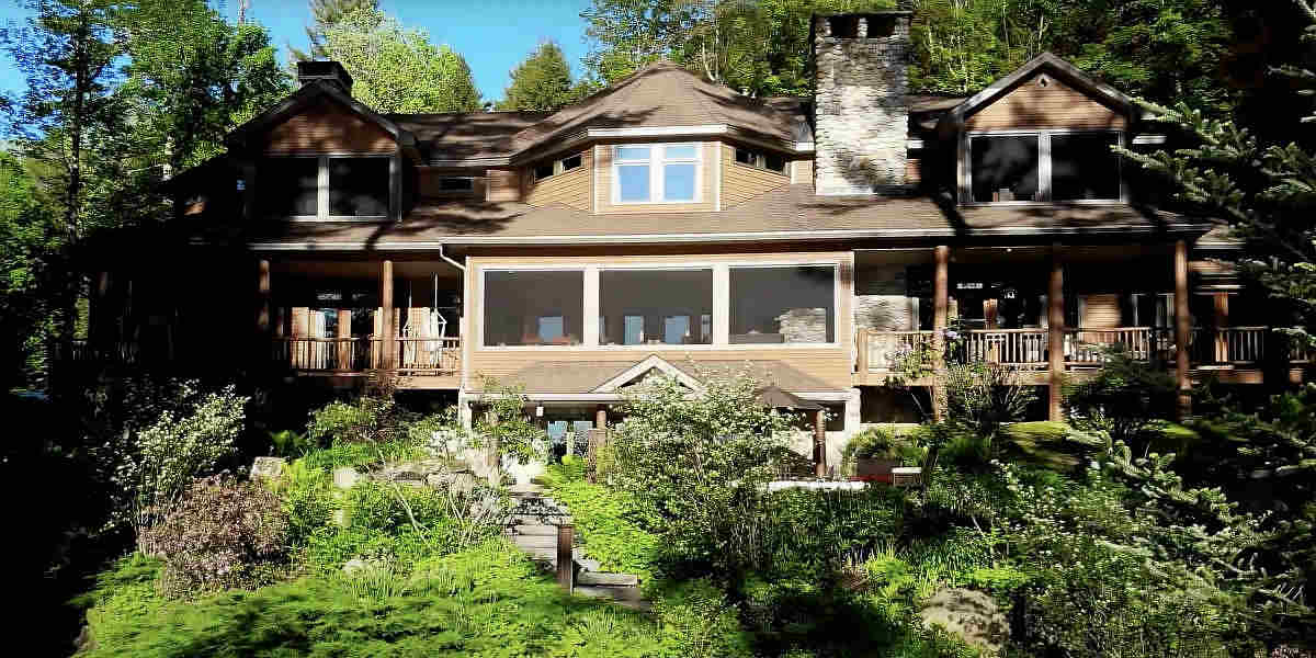 Romantic Fern Lodge with Walk-In Showers in Upstate NY