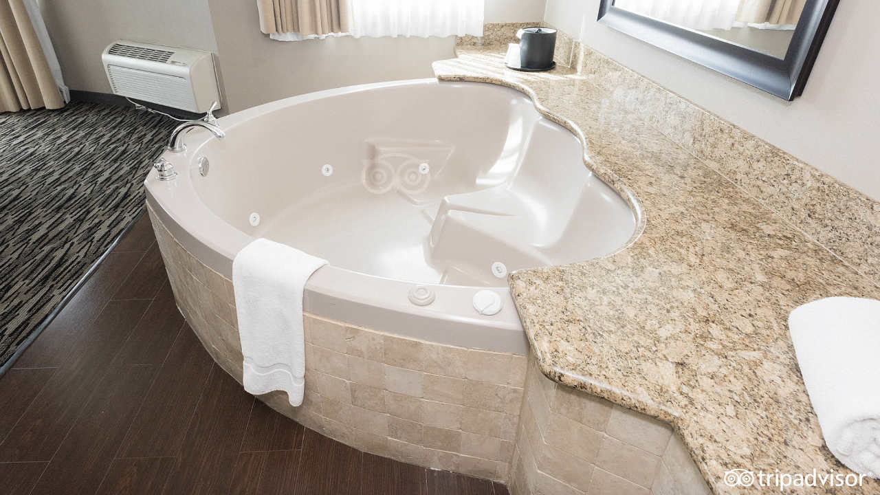 Large In-Room Jetted Spa Tub at the Doubletree Hotel in Fullerton, California