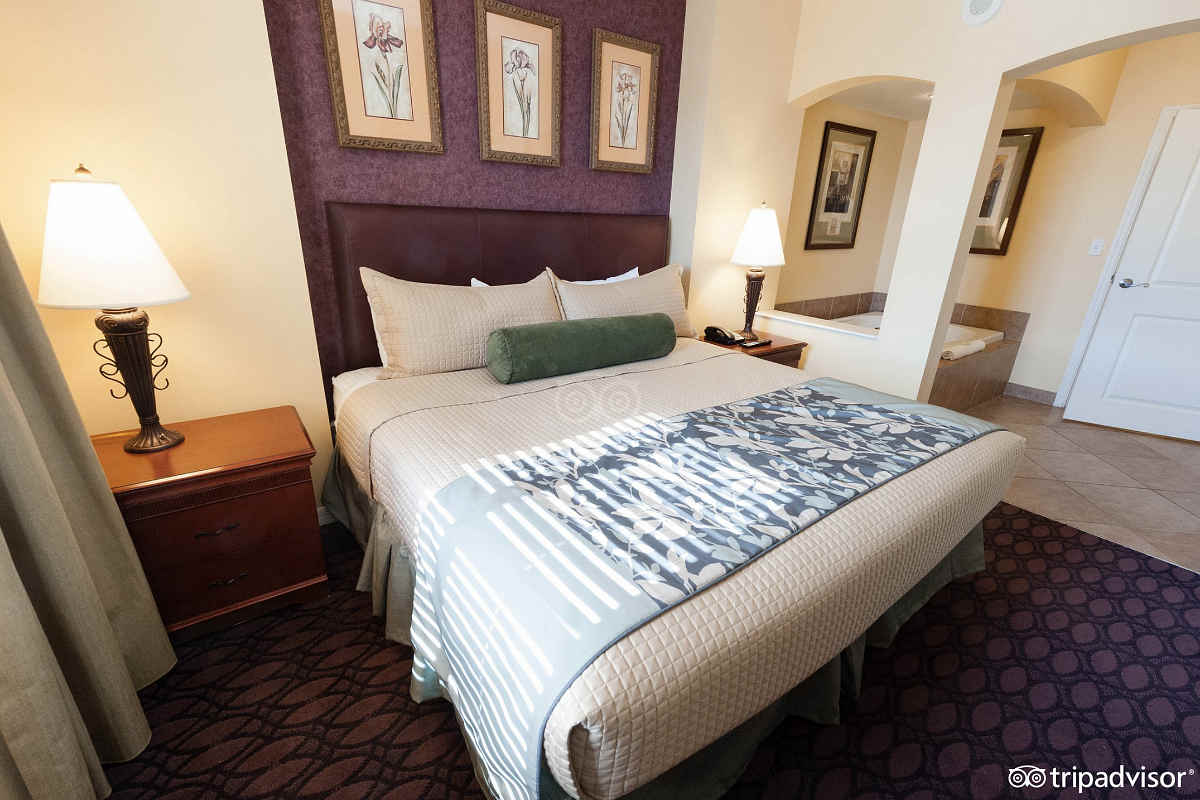 Suite with an In-Room Spa Tub at the Grandview at Las Vegas Resort