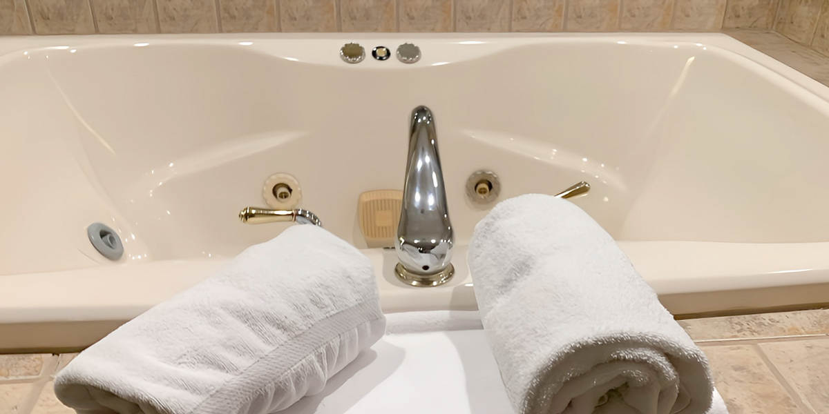 Luxurious Jetted Tub Suite at Great Wolf Lodge in the Wisconsin Dells
