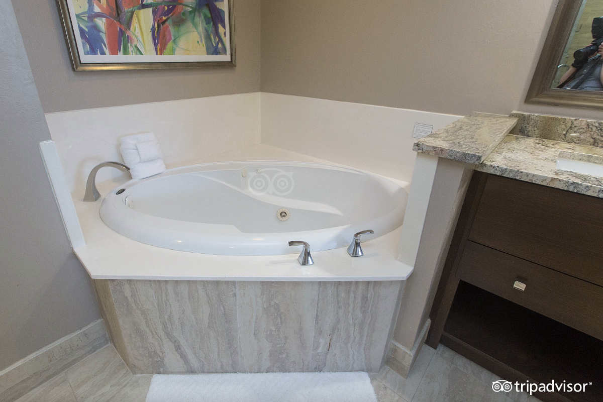 Gullwing Resort Fort Myers Spa Tub